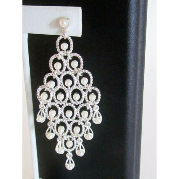 Women's Earrings Designer Monet Pearl Chandelier Silver Tone Pierce Earring's - Picture 2 of 4